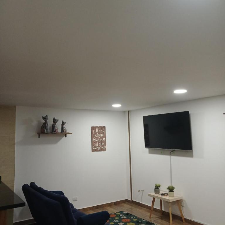 Apto Moderno y Acogedor 10 min aeropuerto - Apartamento de 2 dormitorios con balcón y terraza - 28