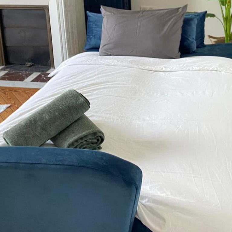 VOYAGE AU CALME à 10 Minutes du centre avec PARKING INCLUS et FIBRE, IDÉAL SOLO et PRO - Two-Bedroom Apartment - 13
