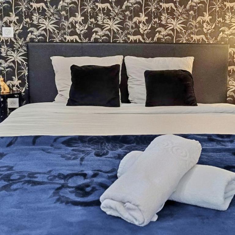 VOYAGE AU CALME à 10 Minutes du centre avec PARKING INCLUS et FIBRE, IDÉAL SOLO et PRO - Two-Bedroom Apartment - 9