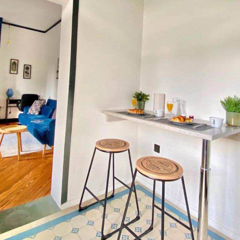 VOYAGE AU CALME à 10 Minutes du centre avec PARKING INCLUS et FIBRE, IDÉAL SOLO et PRO - Two-Bedroom Apartment - 2