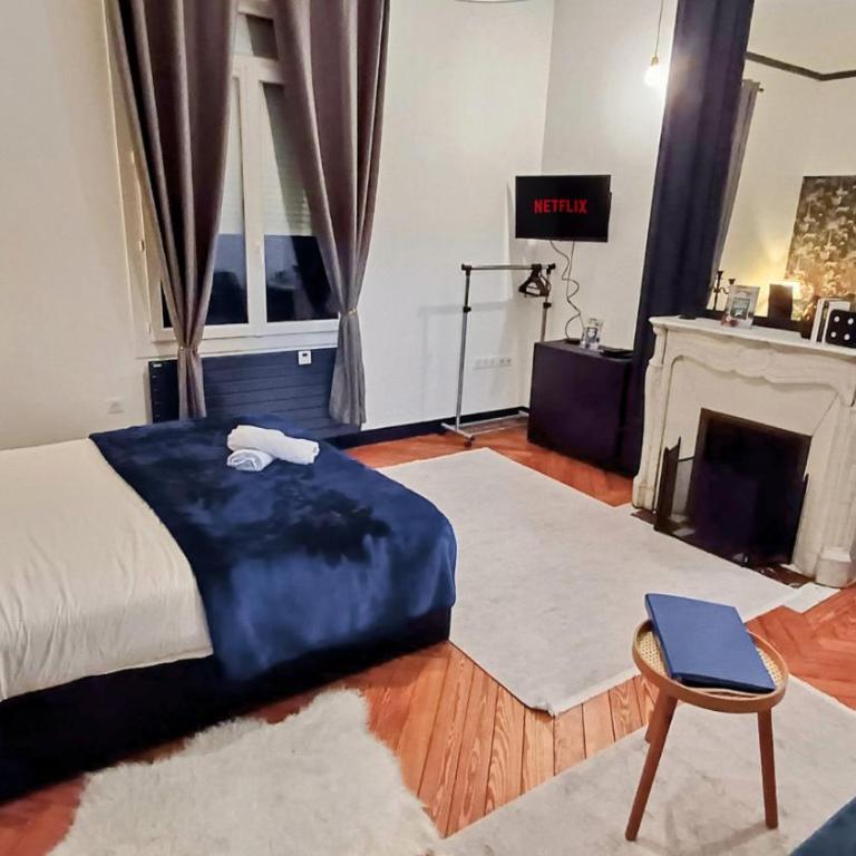 VOYAGE AU CALME à 10 Minutes du centre avec PARKING INCLUS et FIBRE, IDÉAL SOLO et PRO - Two-Bedroom Apartment - 4