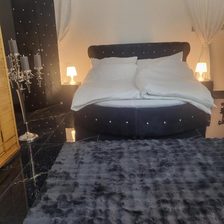 Jovanovic Residence Belgrad - Queen Room with Spa Bath - 9