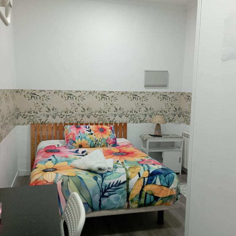 El Colmenar Hospedaje - Double Room with Private Bathroom - 2