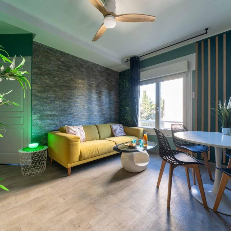 La jungle, centre ville, videoprojecteur, proche gare et commerce, 150m de la mer - Appartement 1 Chambre - 35