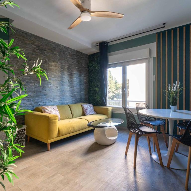 La jungle, centre ville, videoprojecteur, proche gare et commerce, 150m de la mer - Appartement 1 Chambre - 36