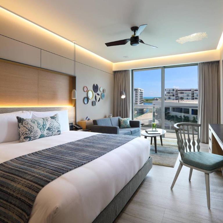 Renaissance Cancun Resort & Marina - Standard Room Deluxe King - 2