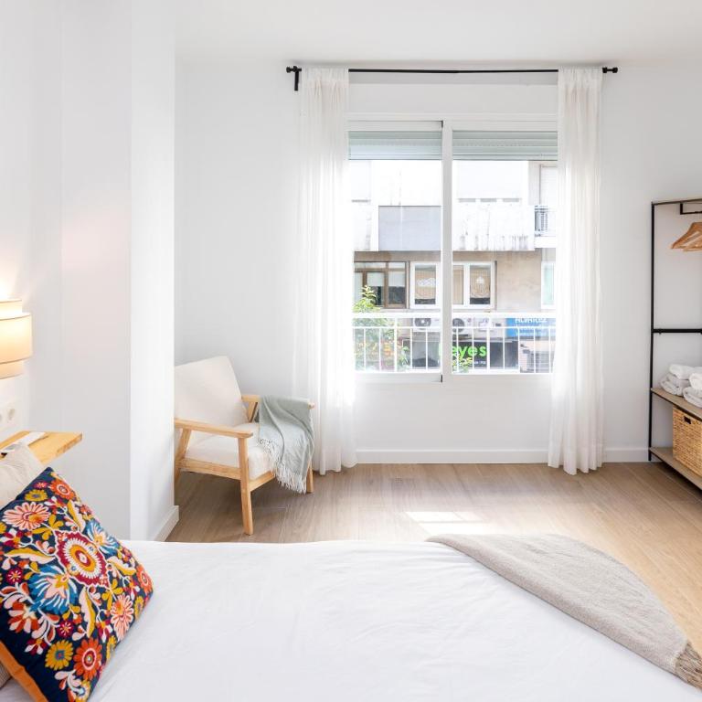 Apartamentos en el corazón de Granada - Three-Bedroom Apartment - 13
