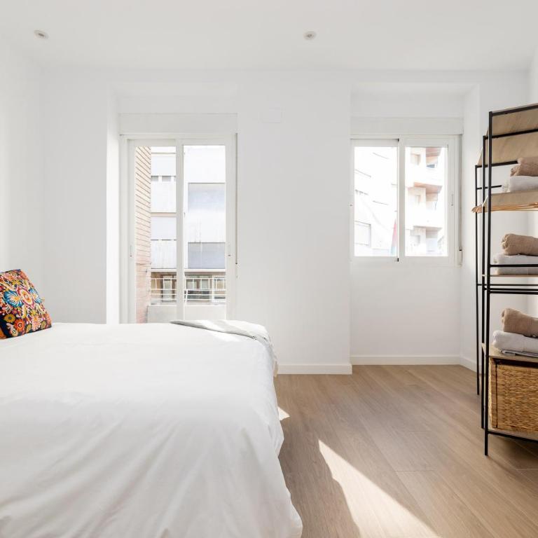 Apartamentos en el corazón de Granada - Three-Bedroom Apartment - 20