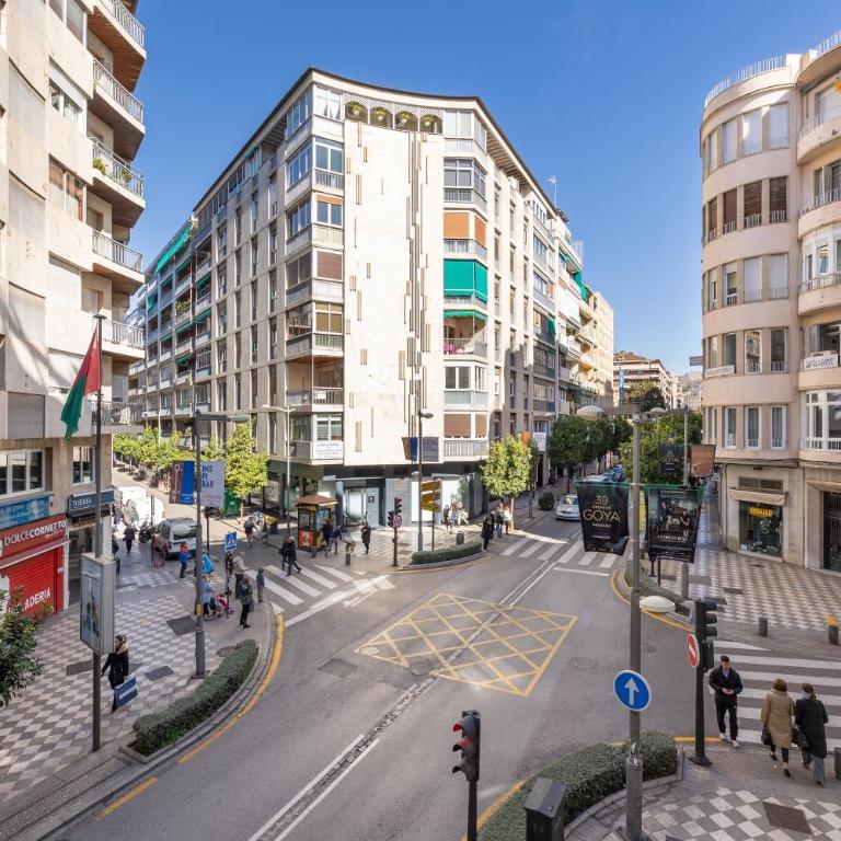 Apartamentos en el corazón de Granada - Three-Bedroom Apartment - 22