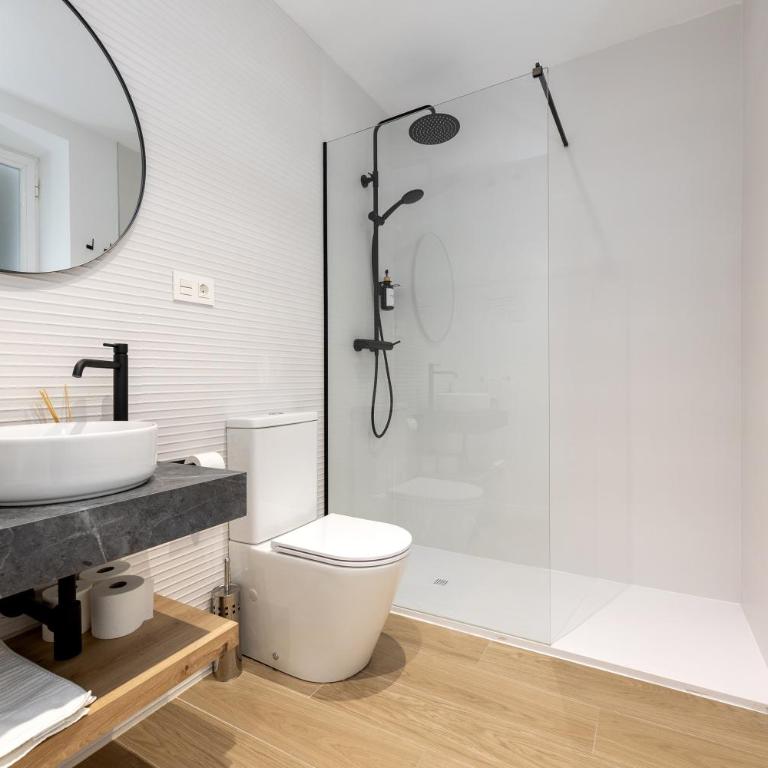 Apartamentos en el corazón de Granada - Three-Bedroom Apartment - 26