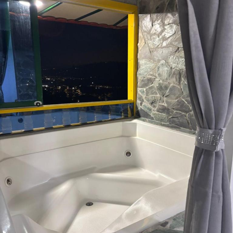 CASONA HOTEL LA DIVISA - Suite Superior con cama extragrande - 6