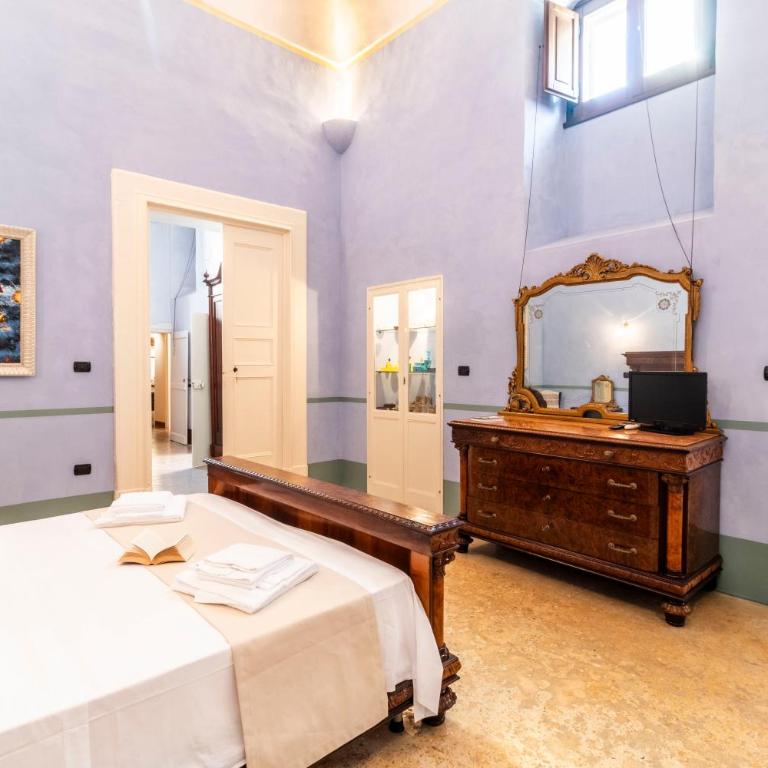 Palazzo Insula - Camera Matrimoniale con Bagno Privato Esterno - 2