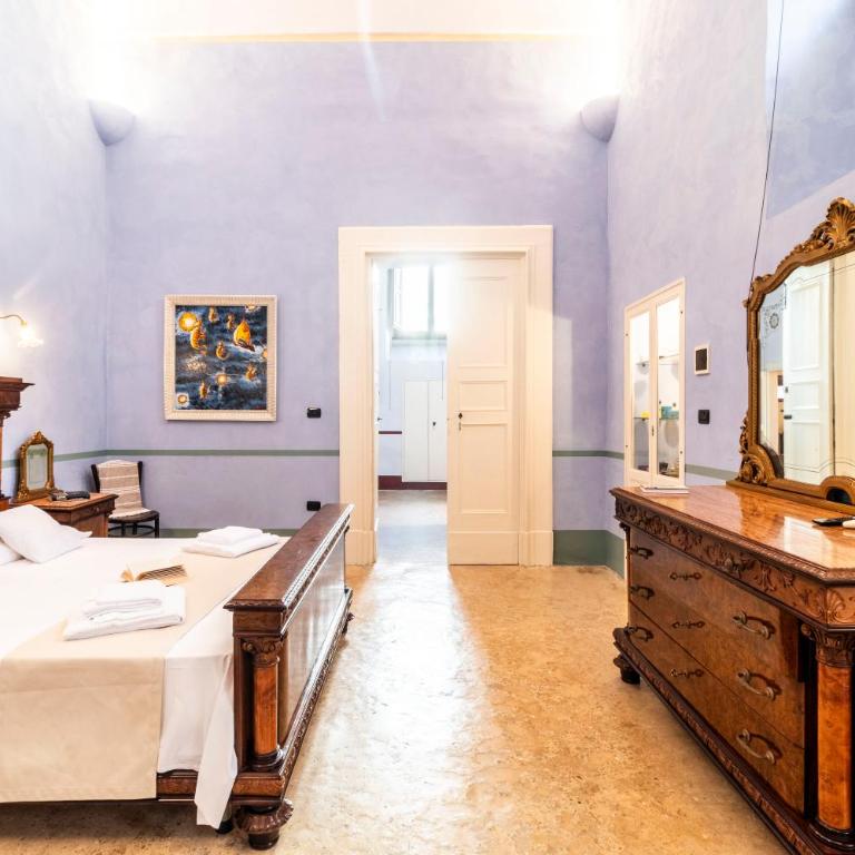 Palazzo Insula - Camera Matrimoniale con Bagno Privato Esterno - 1