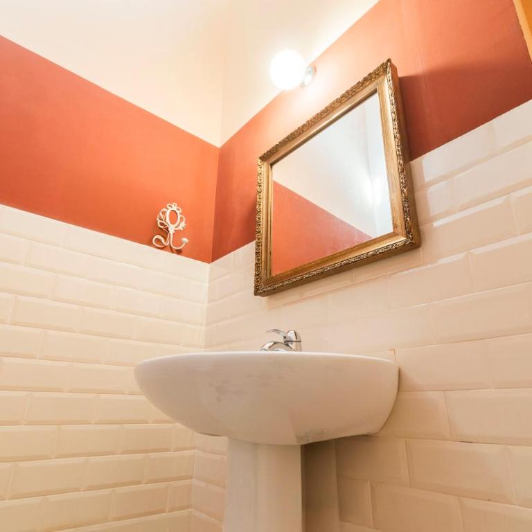 Palazzo Insula - Camera Matrimoniale con Bagno Privato Esterno - 15
