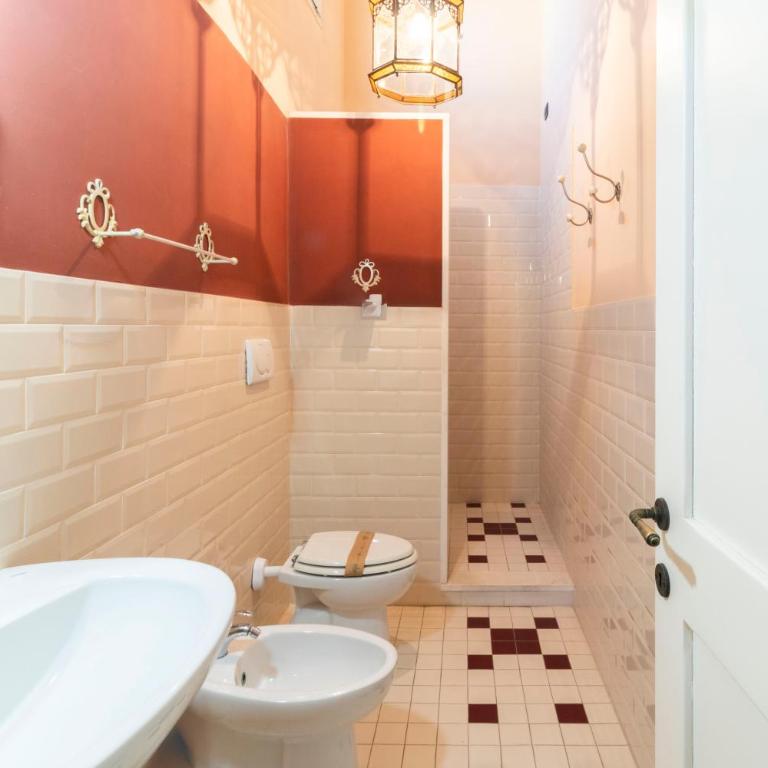 Palazzo Insula - Camera Matrimoniale con Bagno Privato Esterno - 17