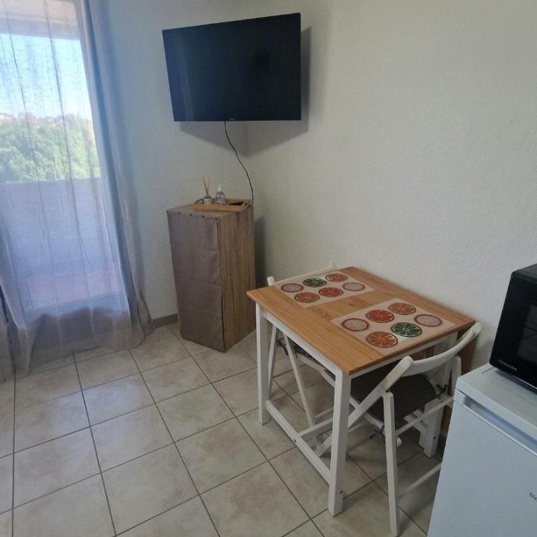 Studio paisible belle vue et proche de la mer - Apartamento de 1 dormitorio - 2
