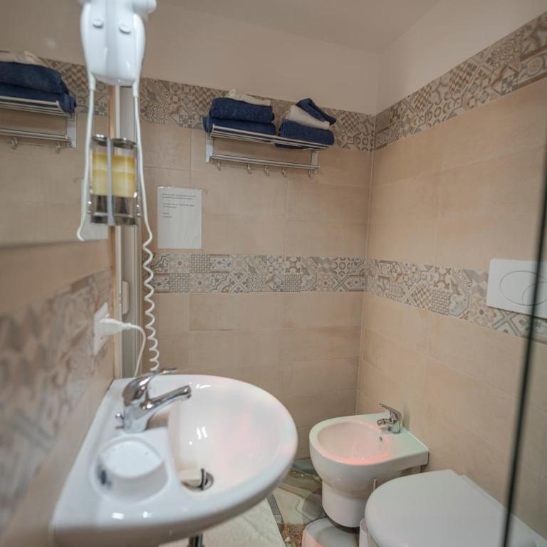lighthouse flat - Two-Bedroom Apartment - 15