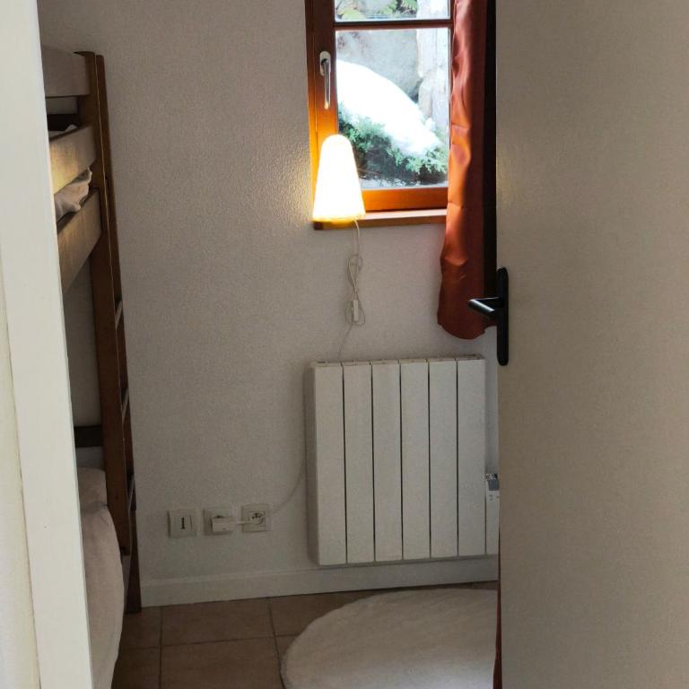 Studio vue montagnes RDC piscine - Appartement 1 Chambre - 21