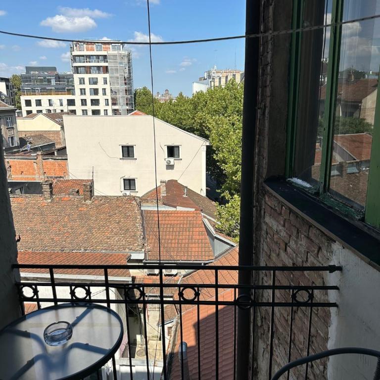Yulia's beautiful studio - Two-Bedroom Apartment - 14