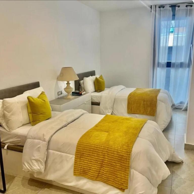Panta baja a 50 m de la playa - Three-Bedroom Apartment - 10
