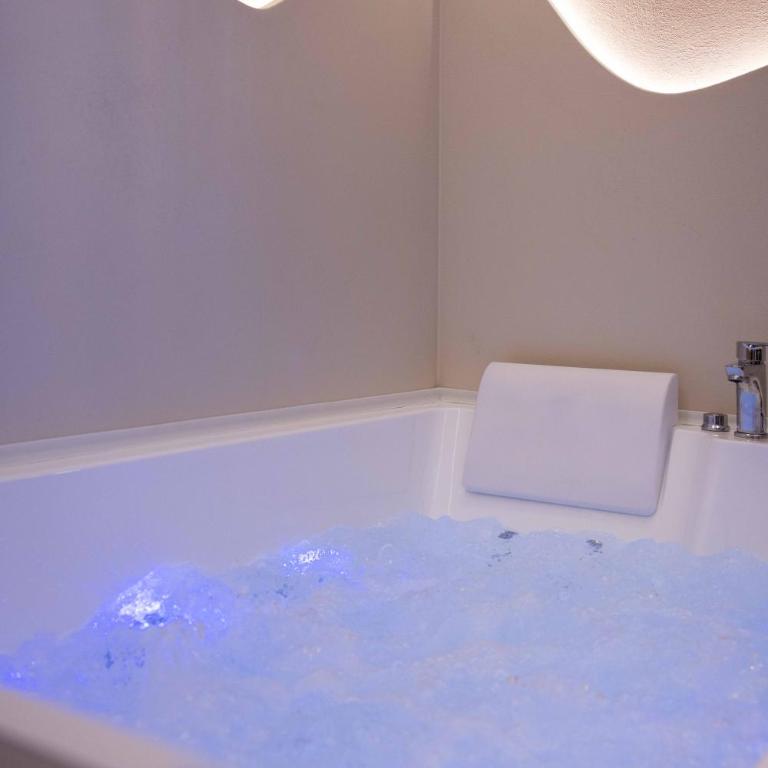 Dharma Luxury Room - Camera Matrimoniale con Vasca Idromassaggio - 8