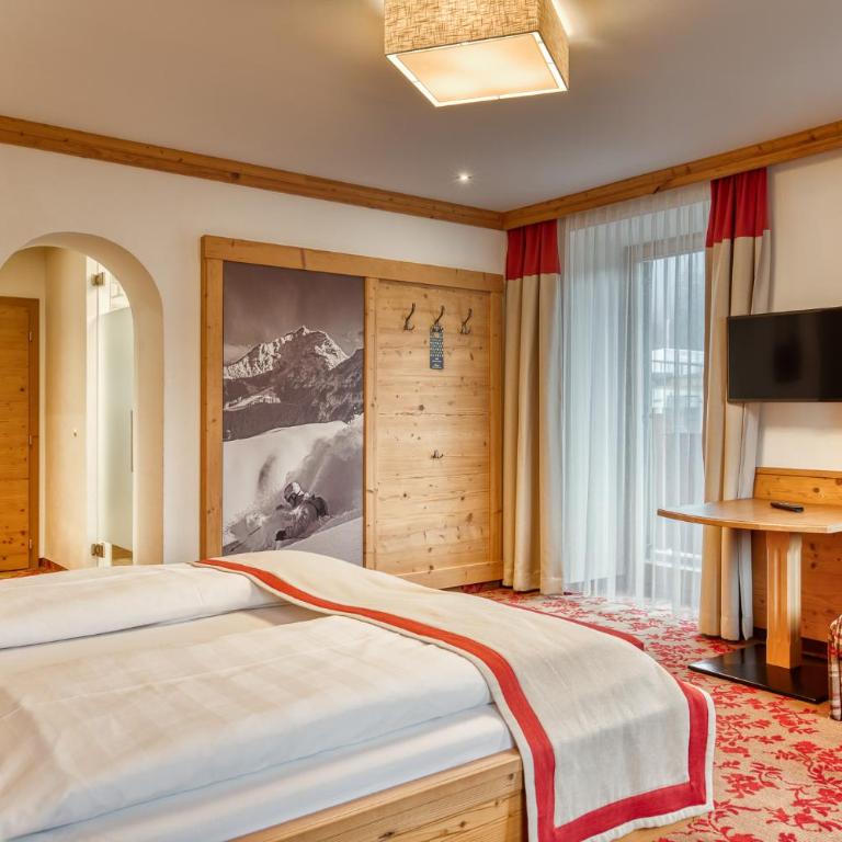 Hotel Alte Post Fieberbrunn - Doppelzimmer mit Zustellbett - 1