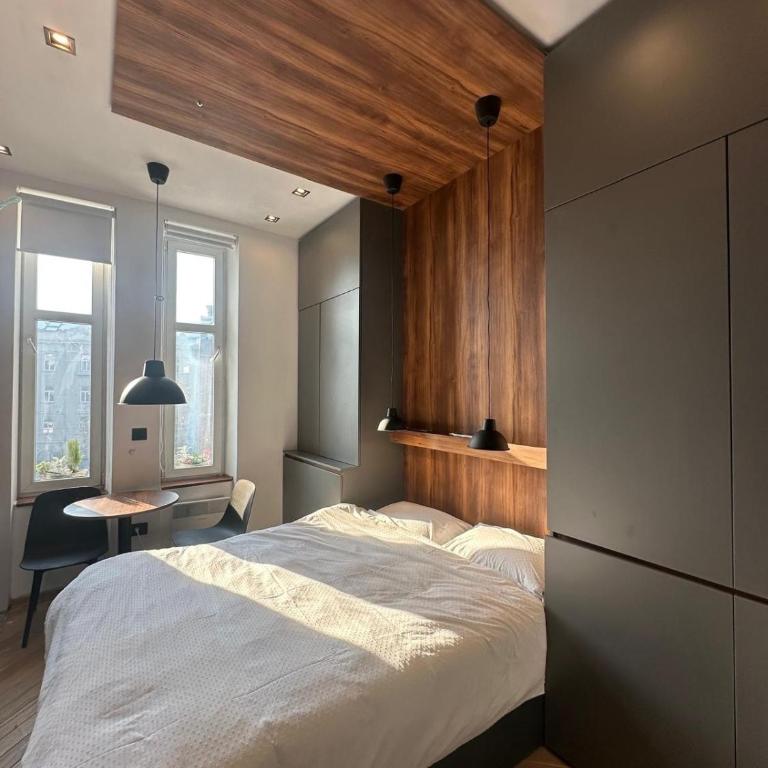 Riverside Heritage Lux and Modern 3 - One-Bedroom Apartment - 3