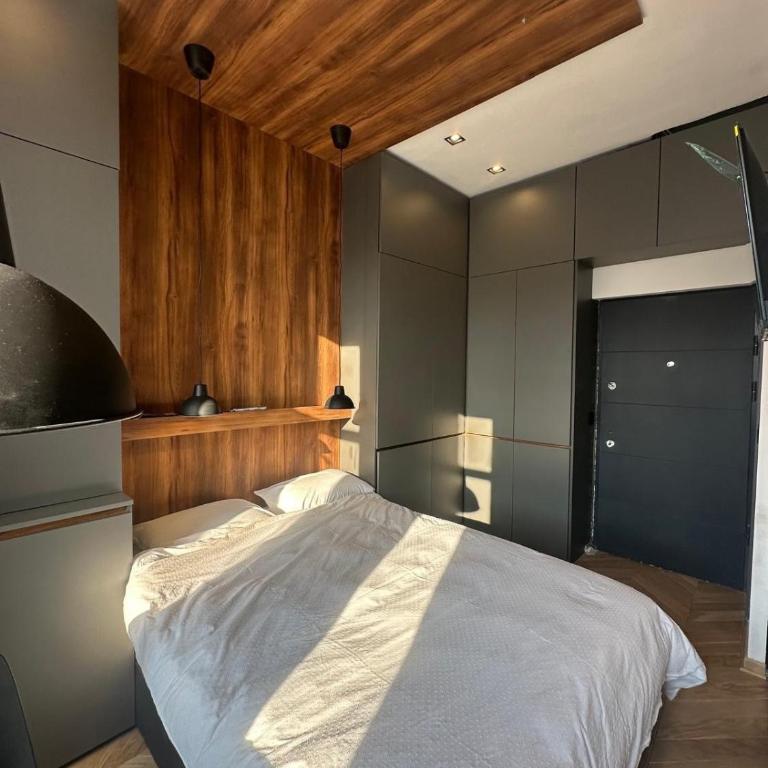 Riverside Heritage Lux and Modern 3 - One-Bedroom Apartment - 17