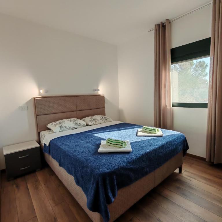Forest Apartments - One-Bedroom Apartment with Balcony and Sea View - 11