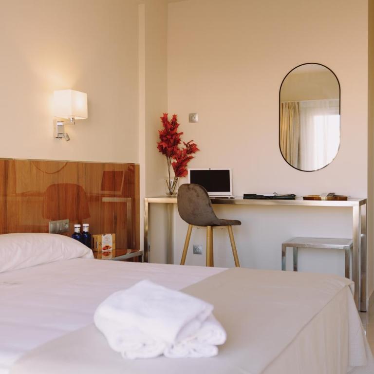 Apartamentos Buendia Suites - Torremolinos Centro - Apartamento de 1 Dormitorio con balcón y vistas a la ciudad - 8