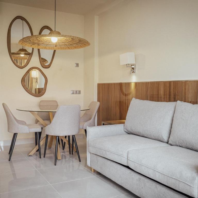 Apartamentos Buendia Suites - Torremolinos Centro - Apartamento de 1 Dormitorio con balcón y vistas a la ciudad - 1