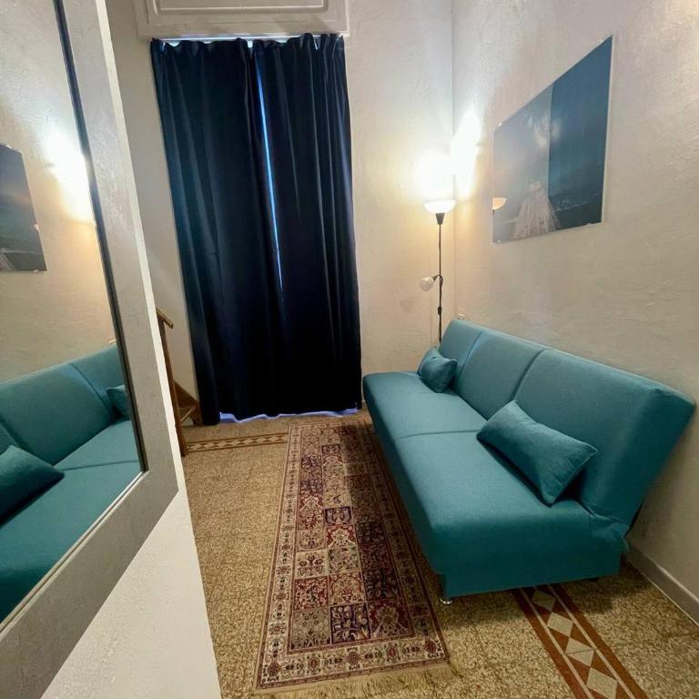 Onlyrooms V - Portside & Train Station - Queen Room with Sea View - 15