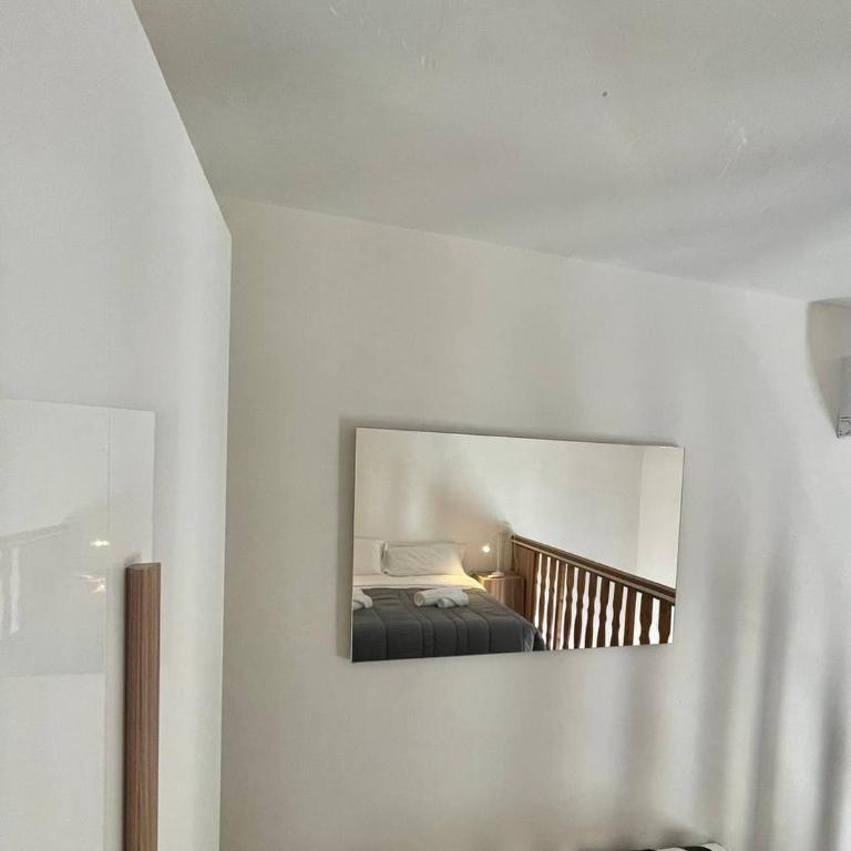Onlyrooms V - Portside & Train Station - Queen Room with Sea View - 16