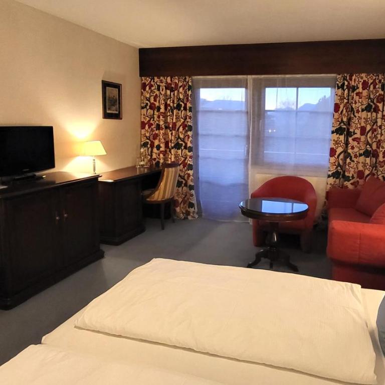 Hotel Batzenhäusl - Deluxe Doppel-/Zweibettzimmer mit Bergblick - 4