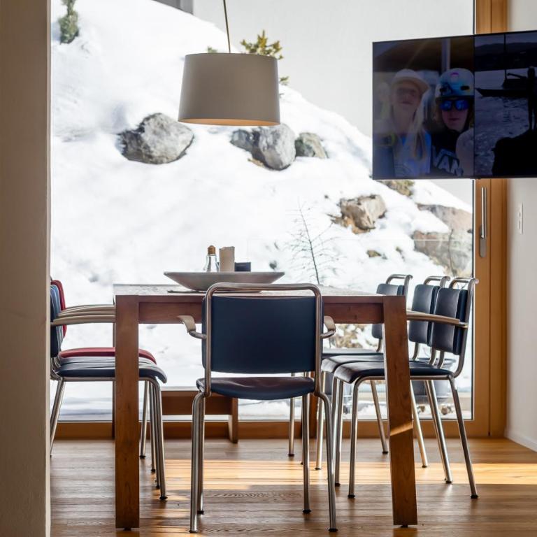 NEW Modern 4BR Villa with Mountain Views in Davos - Villa - 15