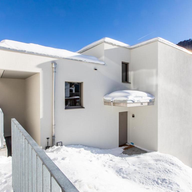 NEW Modern 4BR Villa with Mountain Views in Davos - Villa - 10