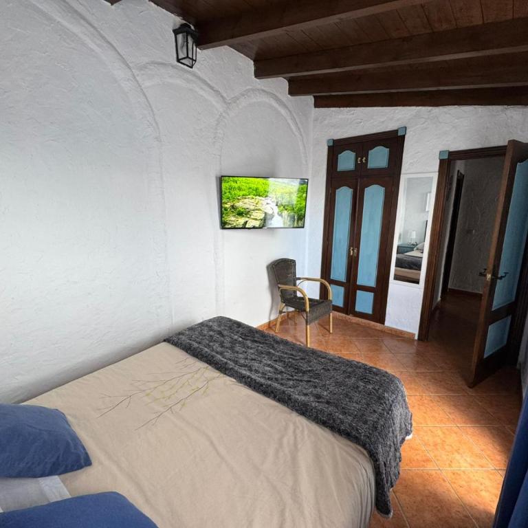Red House - Two-Bedroom House - 22