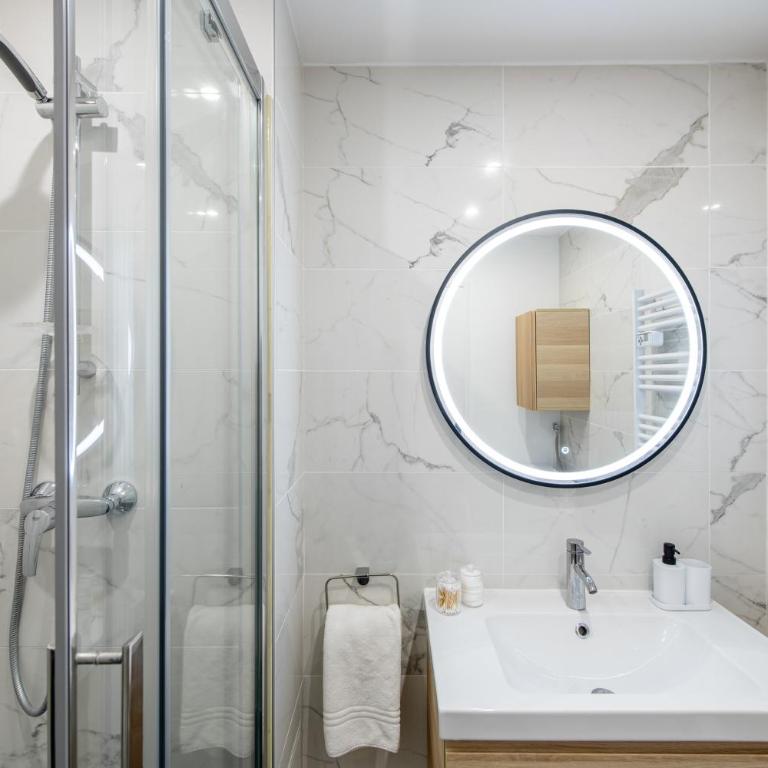 Amazing deal - Central Location near the metro, Modern amenities and style - Appartement 1 Chambre Supérieur - 5