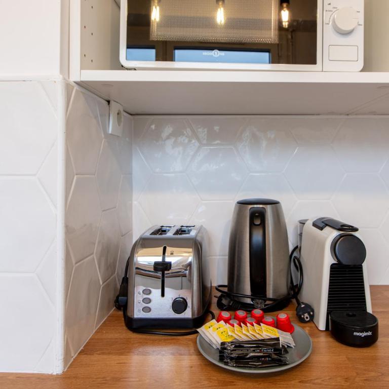 Amazing deal - Central Location near the metro, Modern amenities and style - Appartement 1 Chambre Supérieur - 34