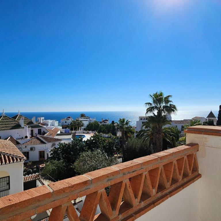 APARTAMENTO BONITO EN PINAL DEL MAR NERJA - Apartamento de 2 dormitorios - 3