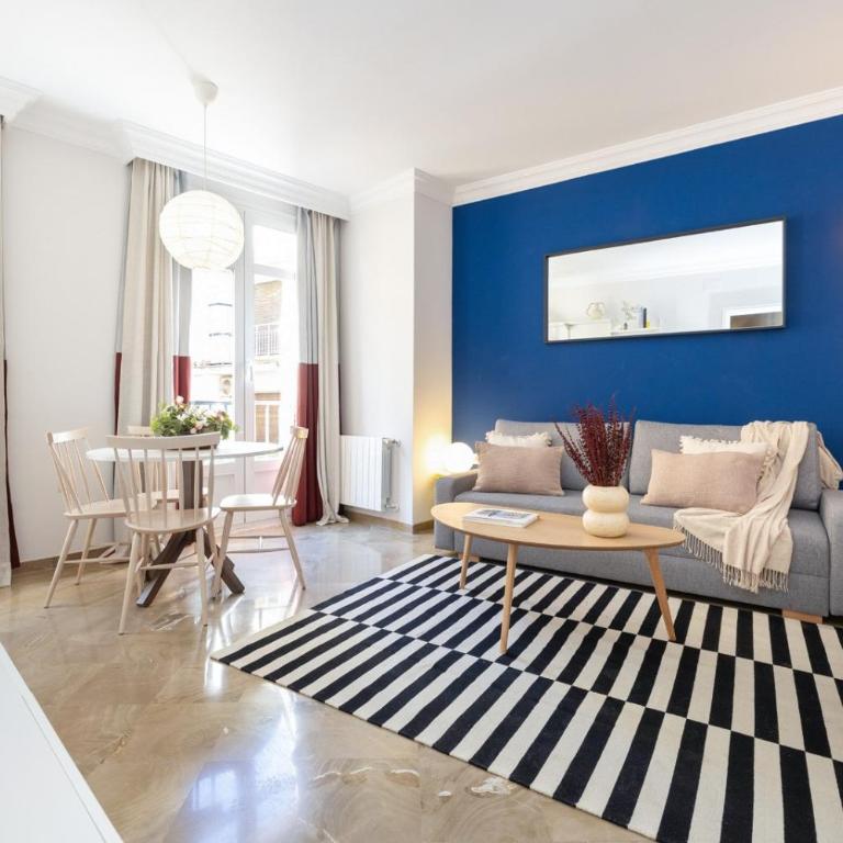 ChezmoiHomes Gran Via 47 - Apartment with Balcony - 2