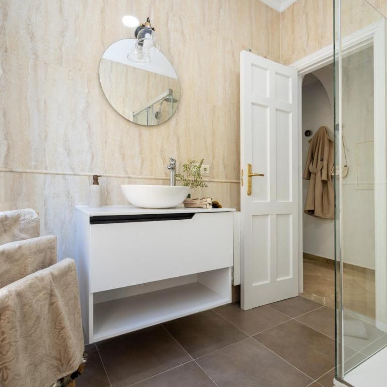 ChezmoiHomes Gran Via 47 - Apartment with Balcony - 12