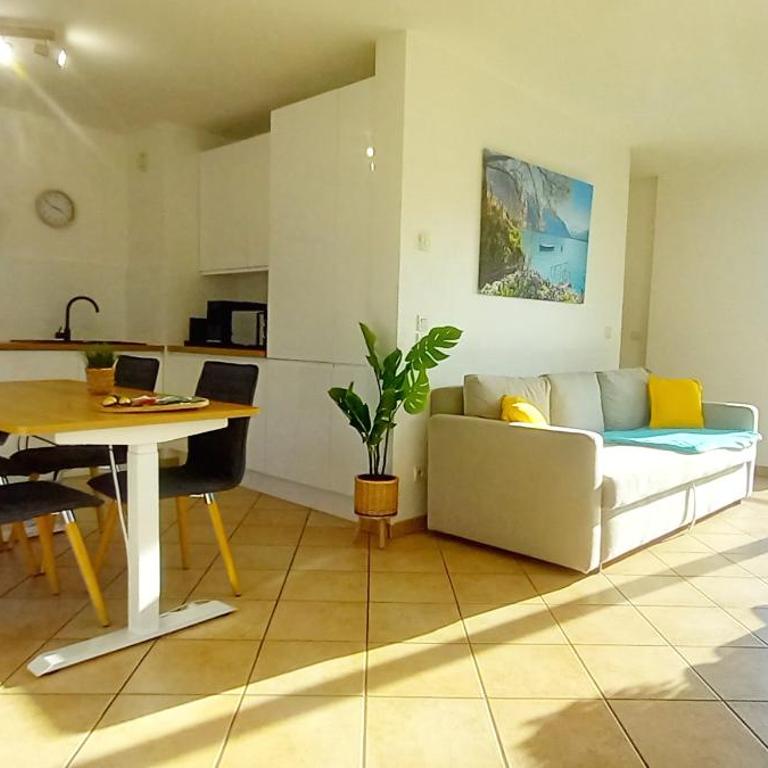 T2 de 56m2 - Genève à 5 min- Parking Privé Gratuit - Appartement 1 Chambre - 1