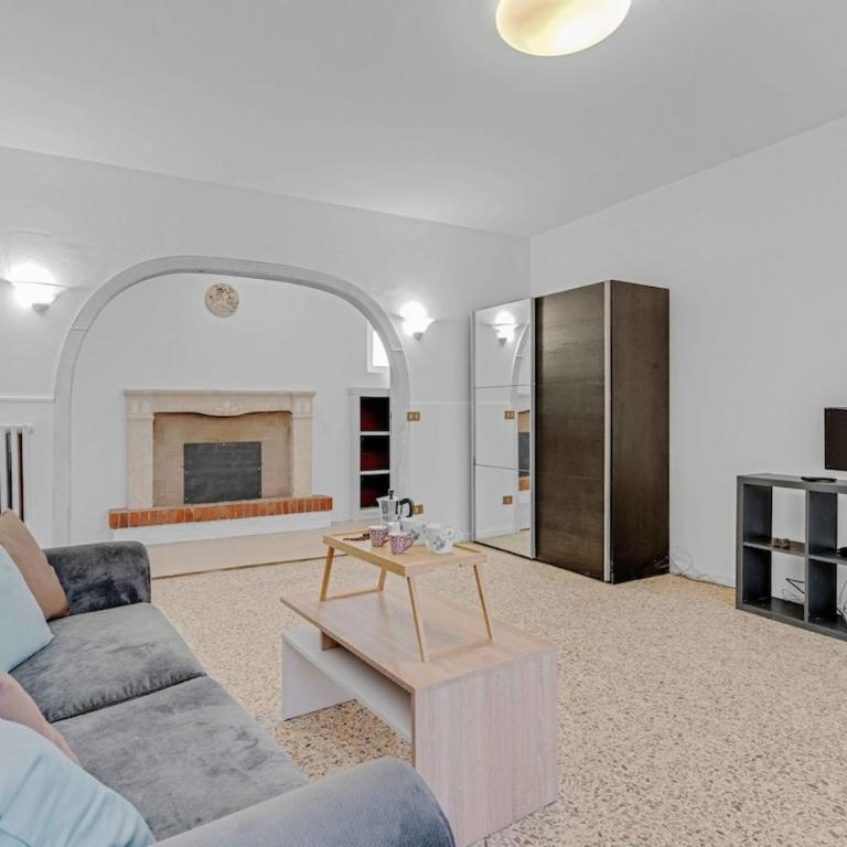 Desenzano - Antica casa a pochi passi dal lago - Appartamento con 1 Camera da Letto - 1
