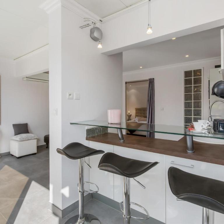 Villa Delizzia - terrasse - parking - Port Nature - Village Naturiste - Apartment mit 1 Schlafzimmer - 9