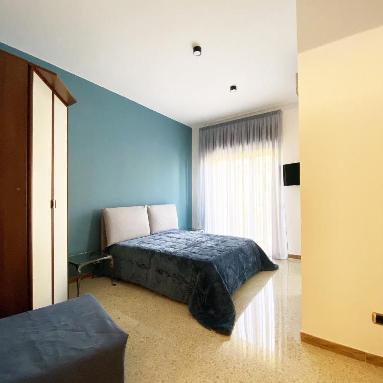 B&B Borgo Antico - Camera Matrimoniale con Balcone - 8