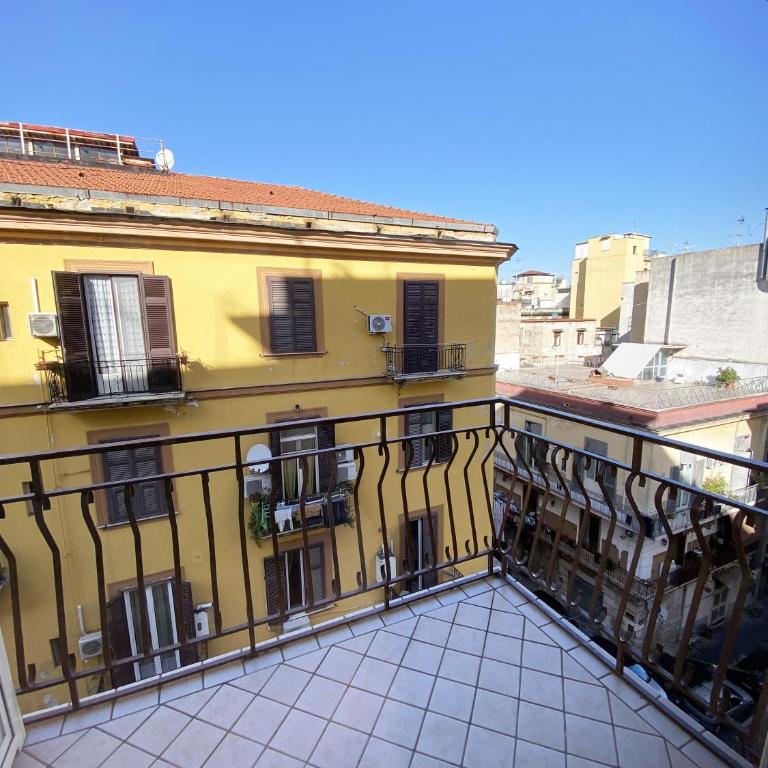 B&B Borgo Antico - Camera Matrimoniale con Balcone - 12