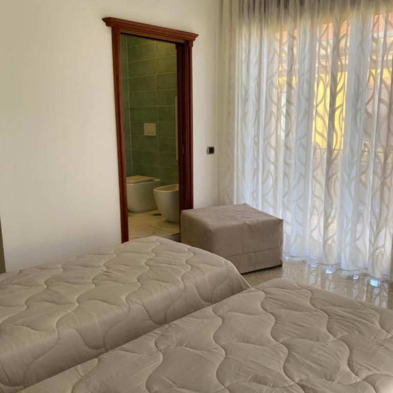 B&B Borgo Antico - Ampia Camera Matrimoniale/Doppia con Letti Singoli - 13
