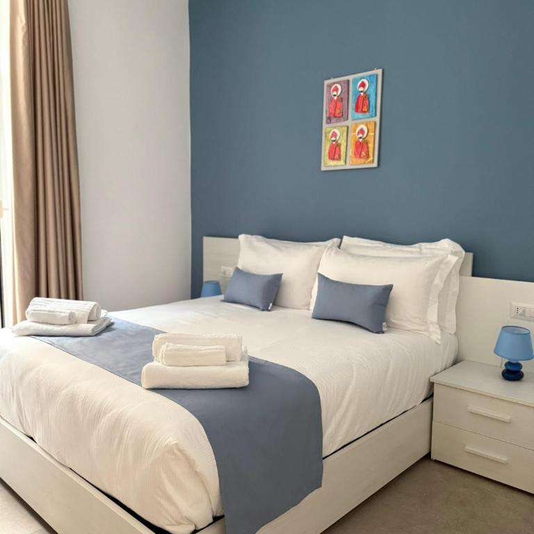 CARLO'S Guest House - Queen Room with Balcony - 4