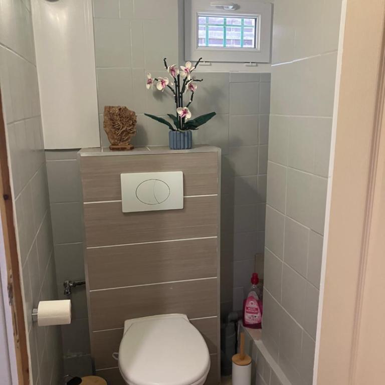 Grande chambre, Sdb partagée - Chambre Double avec Salle de Bains Commune - 5